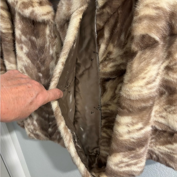 Vintage Mink Cape - Picture 4 of 10
